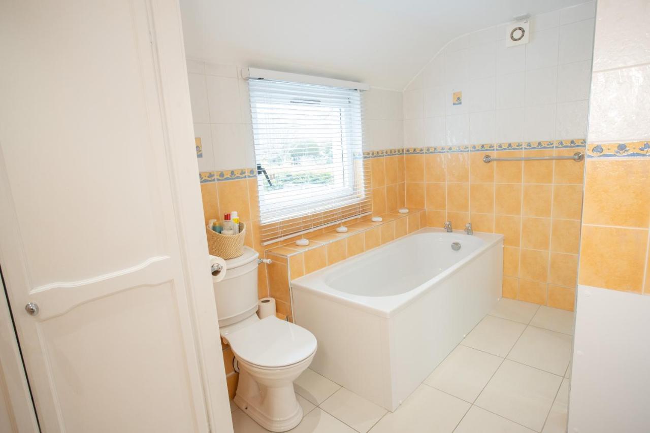 4 Private Bedroom House With 3 Parking Spaces Free Perth Eksteriør billede